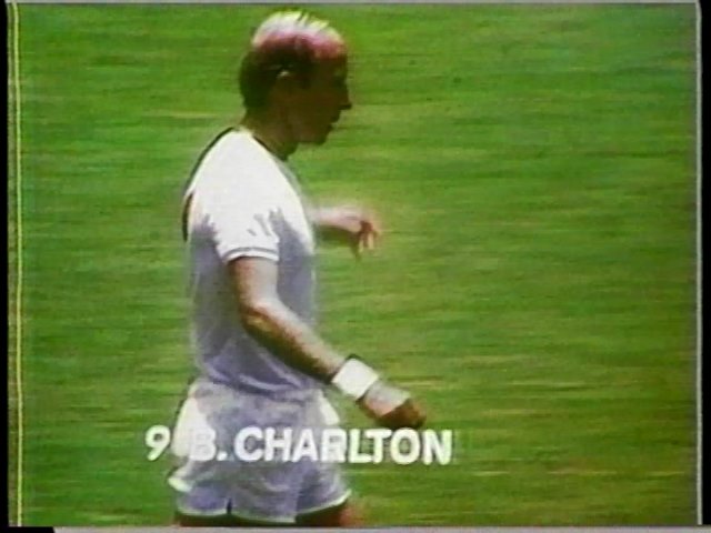 215 WORLD CUP HALL OF FAME 2-1 Bobbie Charlton