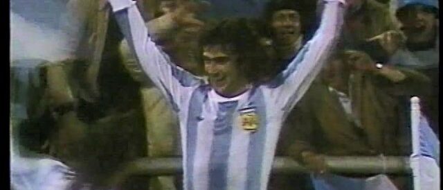 216 WORLD CUP HALL OF FAME 3-2 Mario Kempes